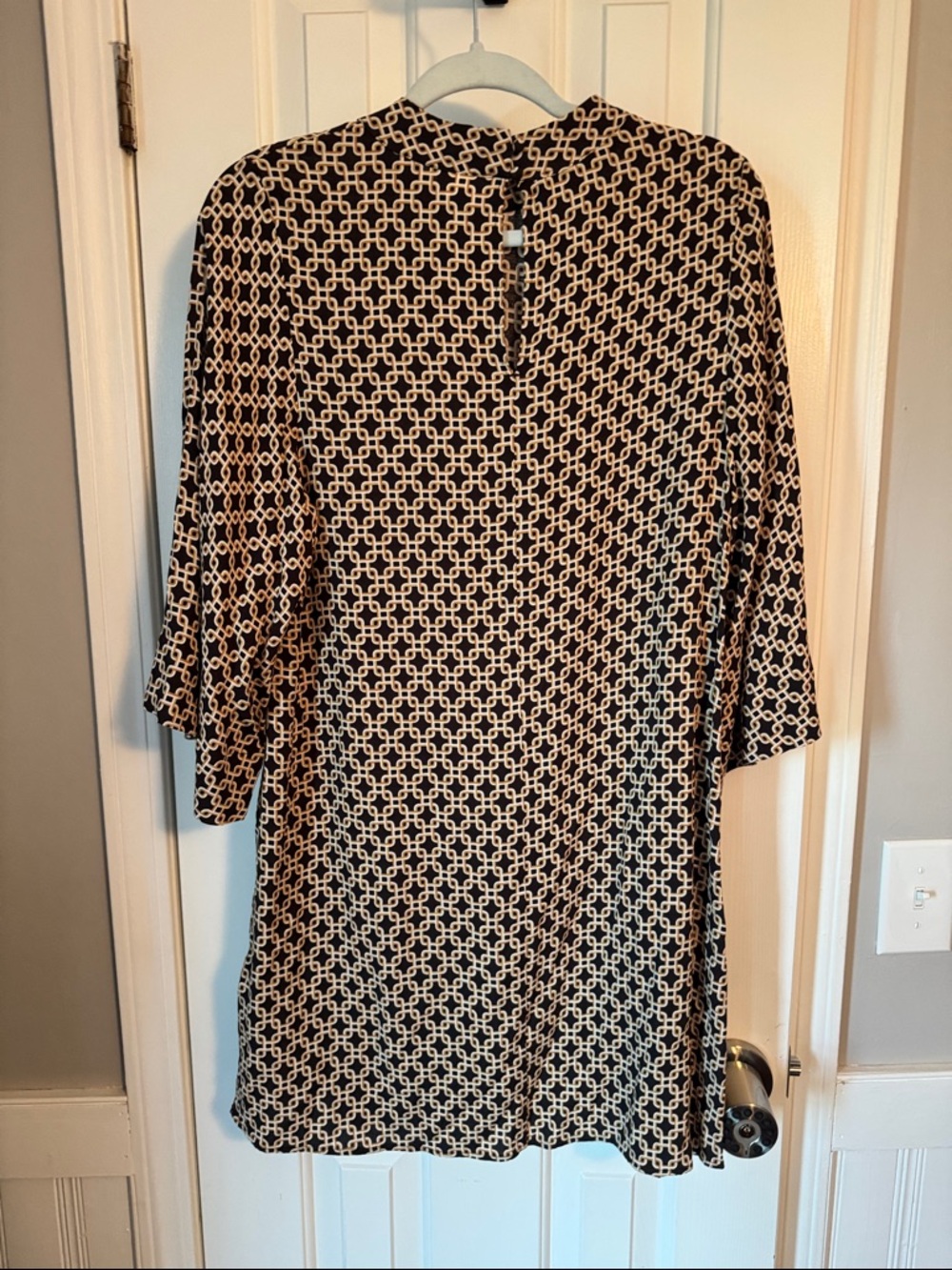 NWOT H&M Black and Cream Geometric Mini Dress (1) - Picture 8 of 8